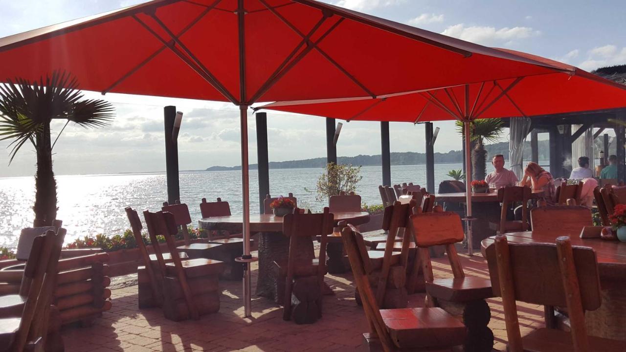 Appartement "Mondstein" Mit Penthouseflair - Oase Am Haff Garz  Exteriör bild