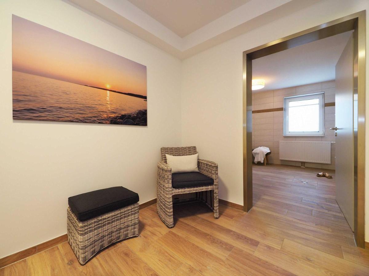 Appartement "Mondstein" Mit Penthouseflair - Oase Am Haff Garz  Rum bild